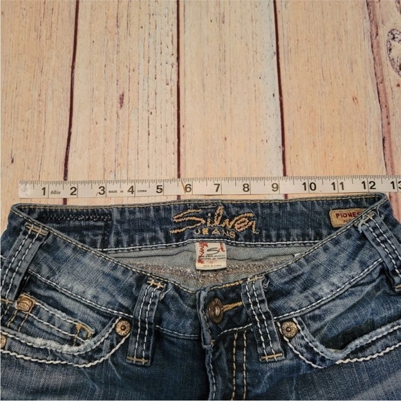 Silver Blue Cotton Blend Distressed Pioneer Bootcut Denim Jeans Size 25x31 - Picture 3 of 4